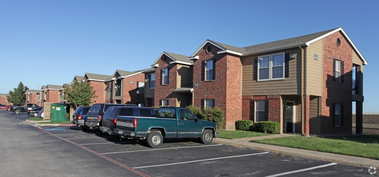 Cobblestone Village Apartments Cleburne, TX