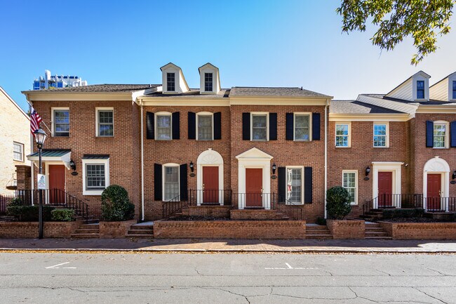 Foto del edificio - 510 N Poplar St