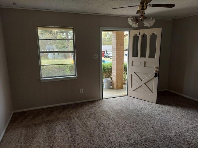 Foto del edificio - 1212 Baxley Ln