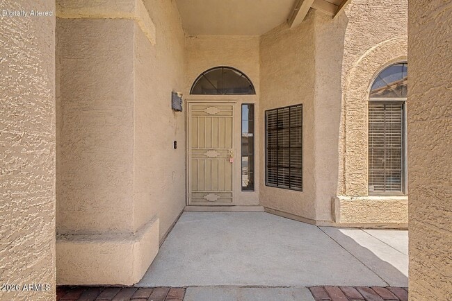Building Photo - 3103 N Meadow Ln