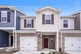 Building Photo - 805 Holiday Pk Ln