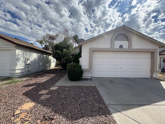 Foto del edificio - 7427 W Cherry Hills Dr
