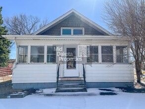 Building Photo - 933 E 5th Ave