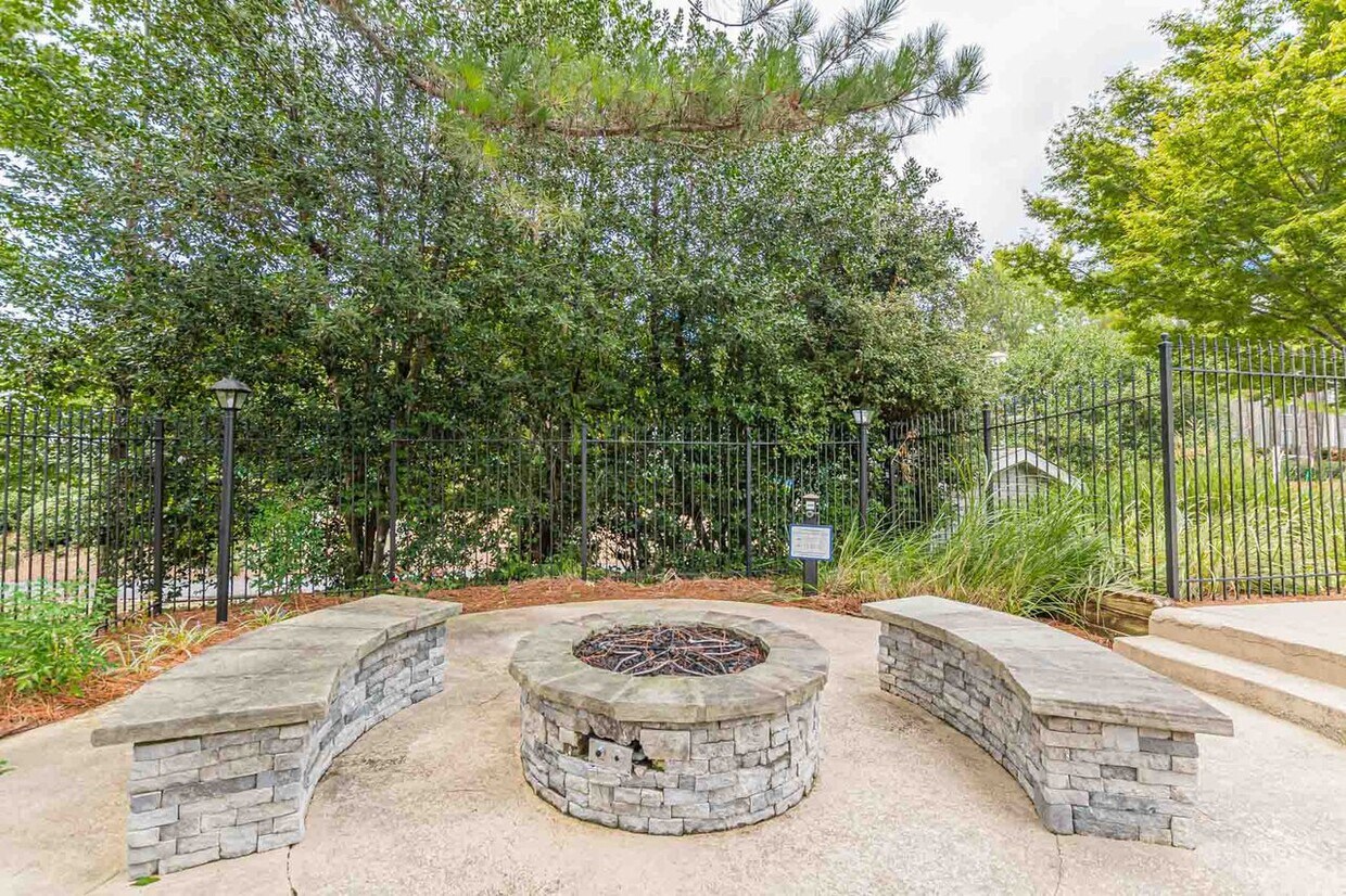 Balmoral Village Apartments in Peachtree City, GA