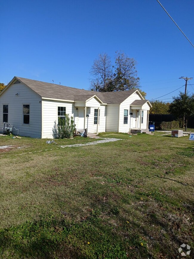 Building Photo - 127-129 W Avenue A