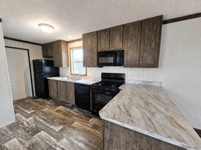 Building Photo - 46000 Geddes Rd