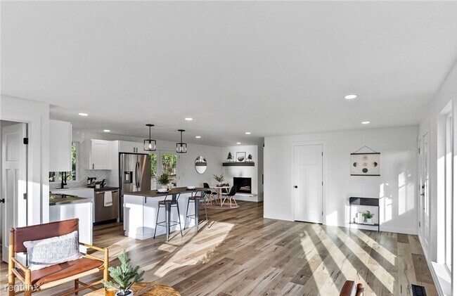 Building Photo - 9509 Silverdale Loop Rd NW