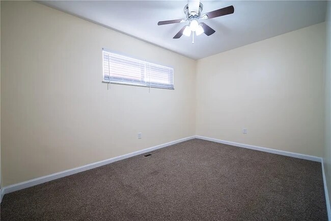 master bedroom - 3019 Larue Dr