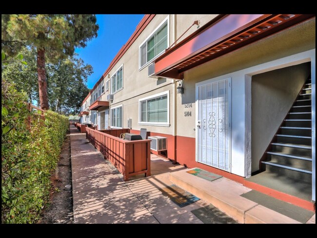 Building Photo - 2601 Cortez Dr