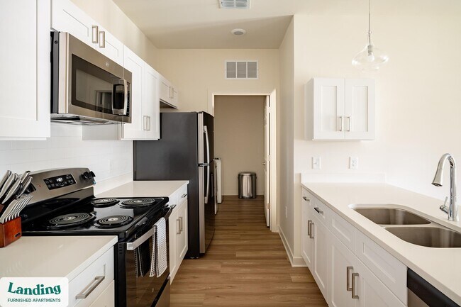 Foto del edificio - 6225 Mobile Hwy