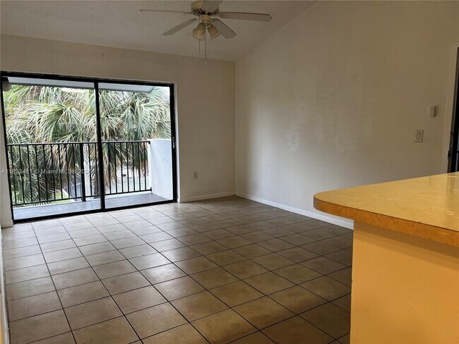 Foto del edificio - 7090 NW 179th St