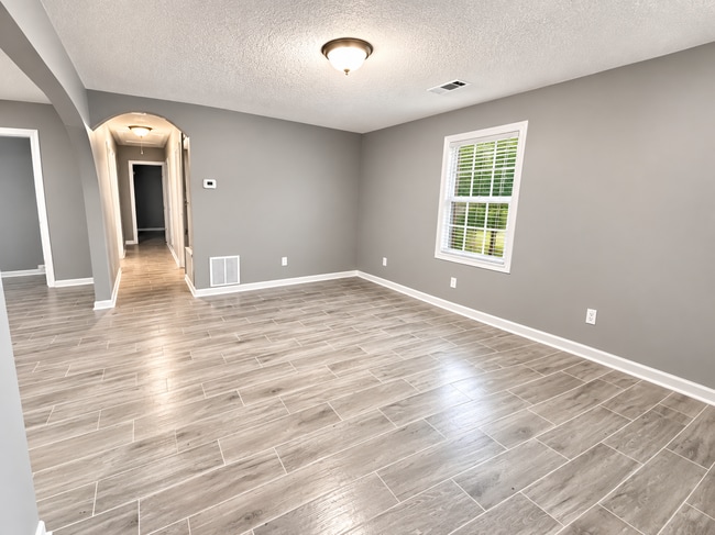 Photo - 1586 Harmen St (Memphis, TN) House