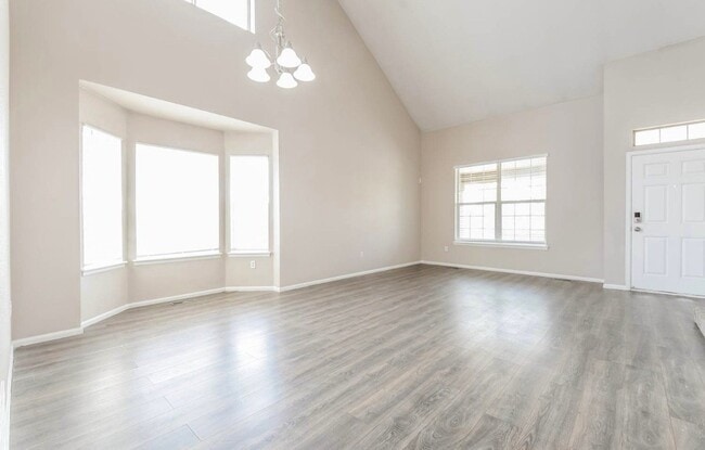 Photo - 9502 E 112th Dr House