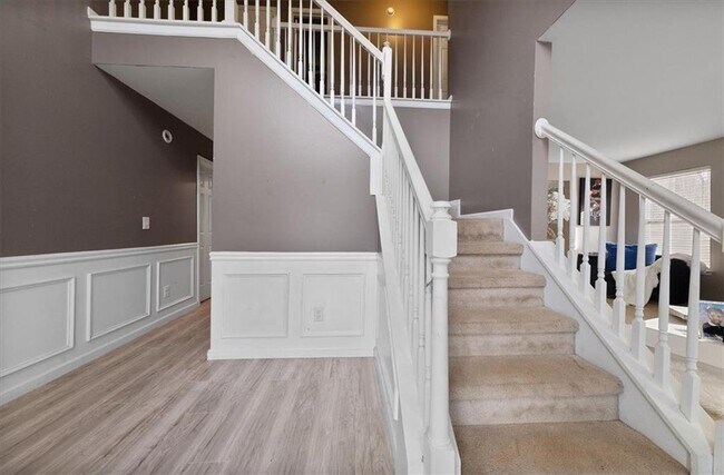 Building Photo - 504 Trotters Ln