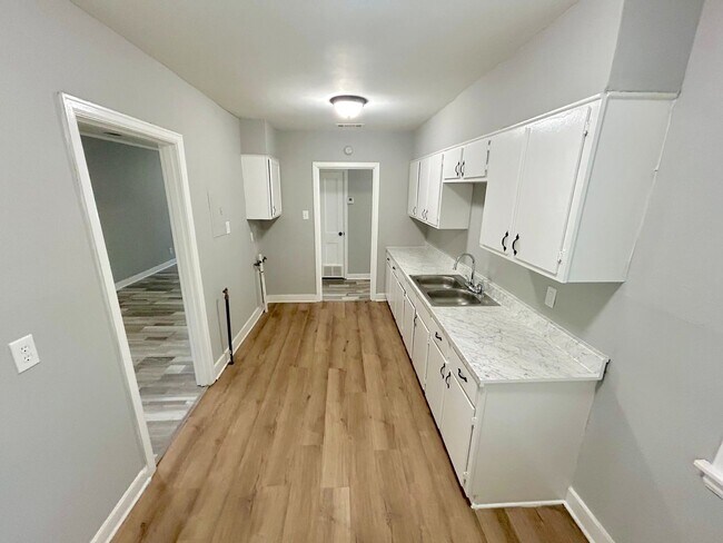 Foto del edificio - 3585 Mayfair Ave