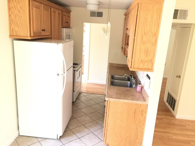 Foto del edificio - 6515 Azuelo Ave NW