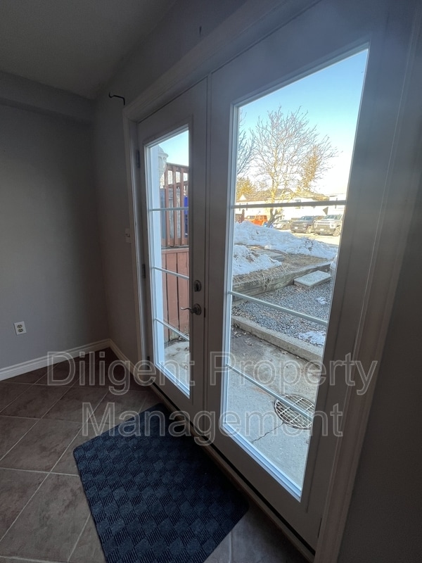Building Photo - 751 Mountain Ash Rd