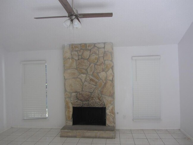 Building Photo - 5787 Easthampton Dr