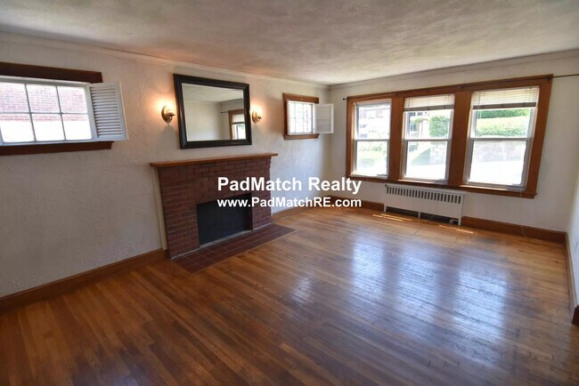 Foto del edificio - 236 Corey Rd