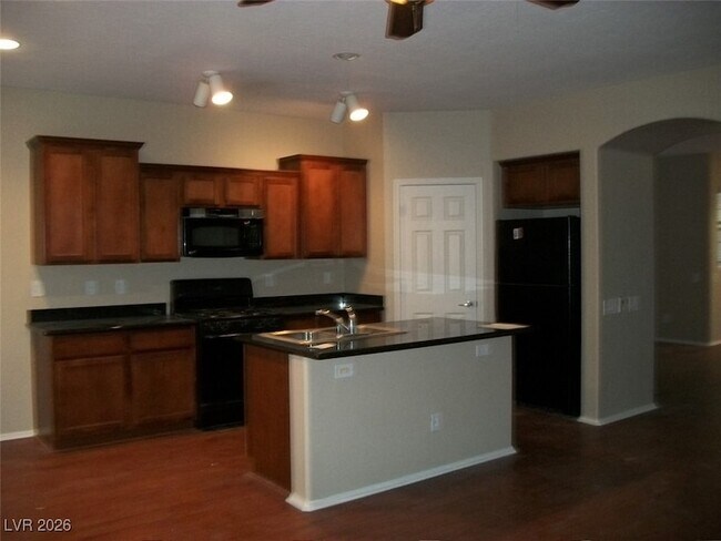 Foto del edificio - 8970 Lanta Island Ave