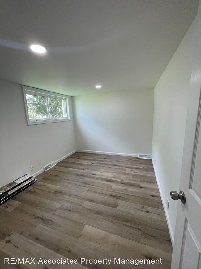 Building Photo - 2 br, 1 bath House - 2042 S College Ave