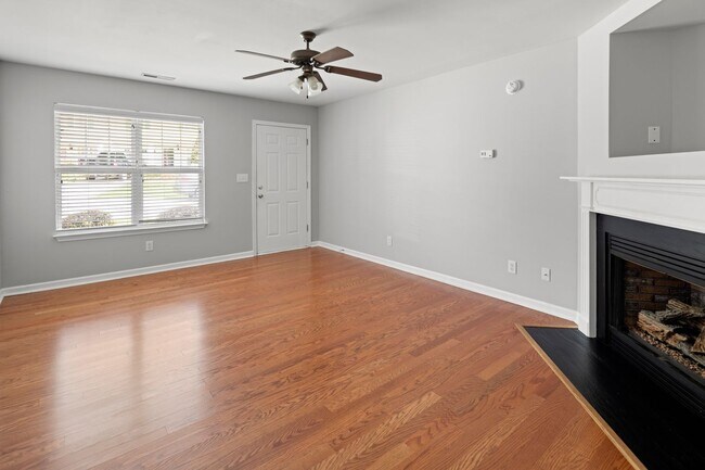 Foto del edificio - Lovely Townhome - Great Fletcher Location!