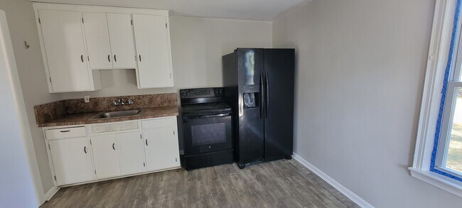 Foto del edificio - 22466 Cunningham Ave
