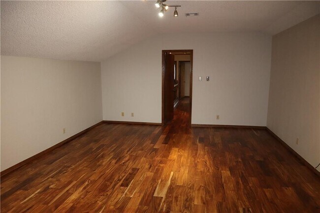 Foto del edificio - 4809 Timberline Dr