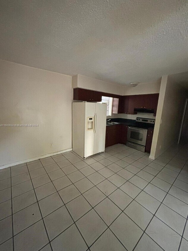 1538 NW 52nd Ave Unit 3, Lauderhill, FL 33313 Room for Rent in