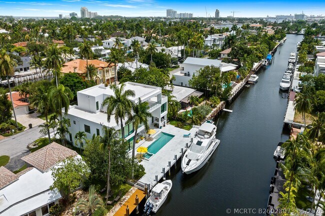 Building Photo - 401 Lido Dr