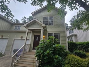 Building Photo - 307 Charleston Ln