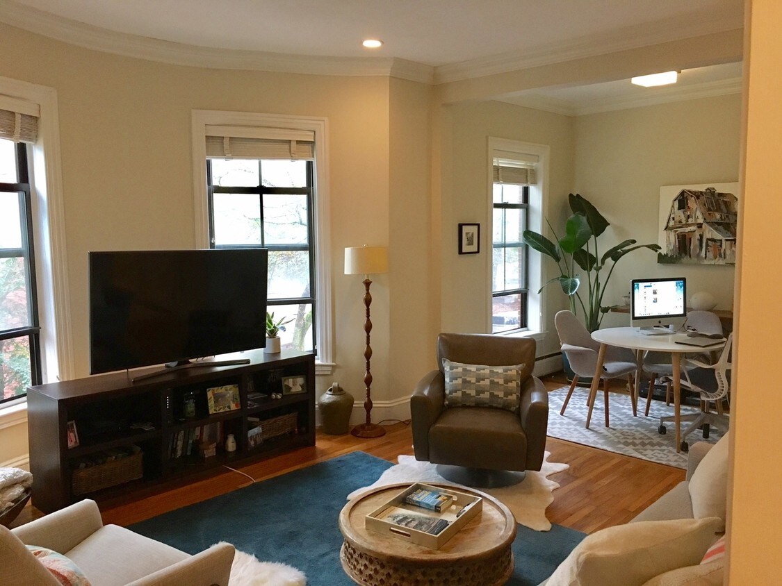 Foto principal - 219 W Springfield St