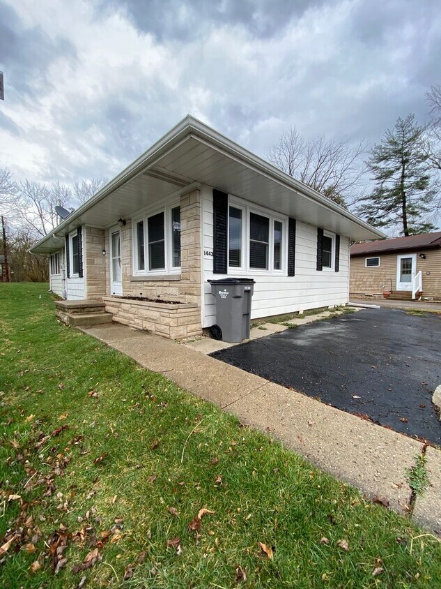 8442 E Wesley Ln, North ster, IN 46555 House Rental in North