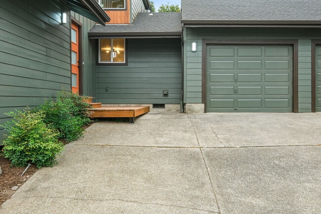 Building Photo - 8027 SW 103rd Ave