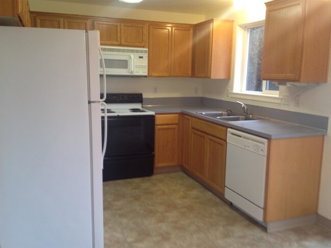 Building Photo - 58907 Green Acres Dr