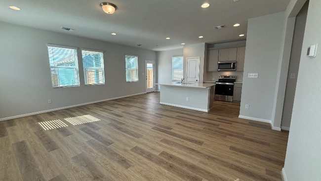 Building Photo - 108 Elm Br Trl