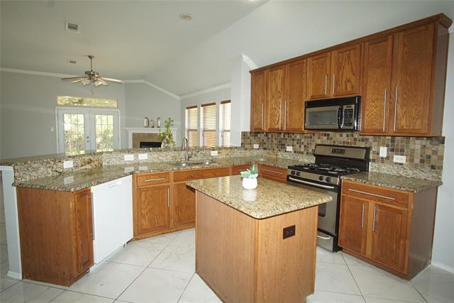 Building Photo - 4247 Fall Creek Dr