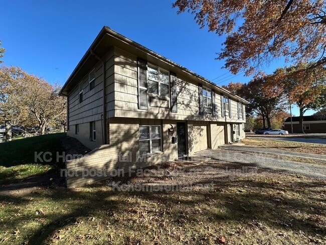 Building Photo - 10906 W 95th St