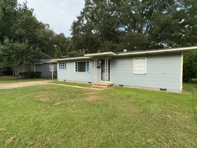 Foto del edificio - 3030 Oak Forest Dr