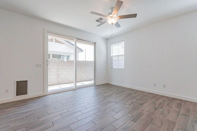 Building Photo - 5538 S Dillon