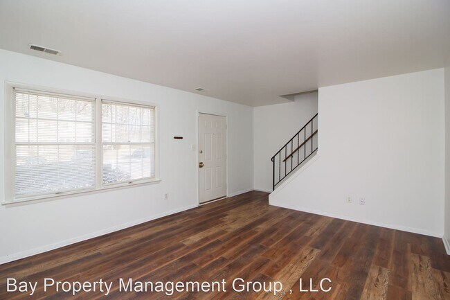 Building Photo - 3 br, 1.5 bath House - 2611 Pearwood Rd