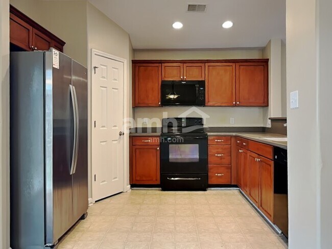 Foto del edificio - 116 Spring Lakes Dr