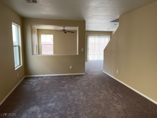 Foto del edificio - 6028 Sierra Lakes St