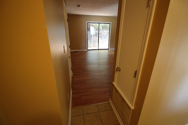 Building Photo - 5718 Aftonshire Dr