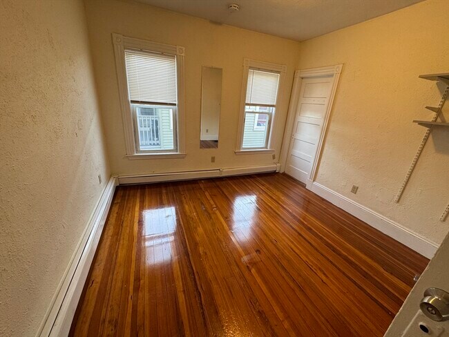 Foto del edificio - 139 Cottage St