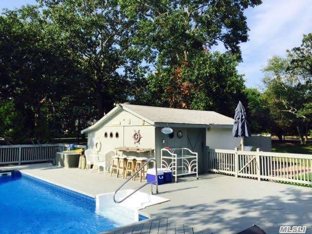 Foto del edificio - 3100 Cedar Beach Rd