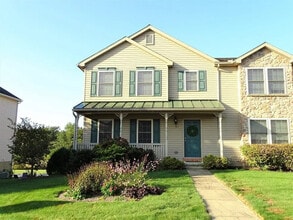 Building Photo - 65 Gable Dr