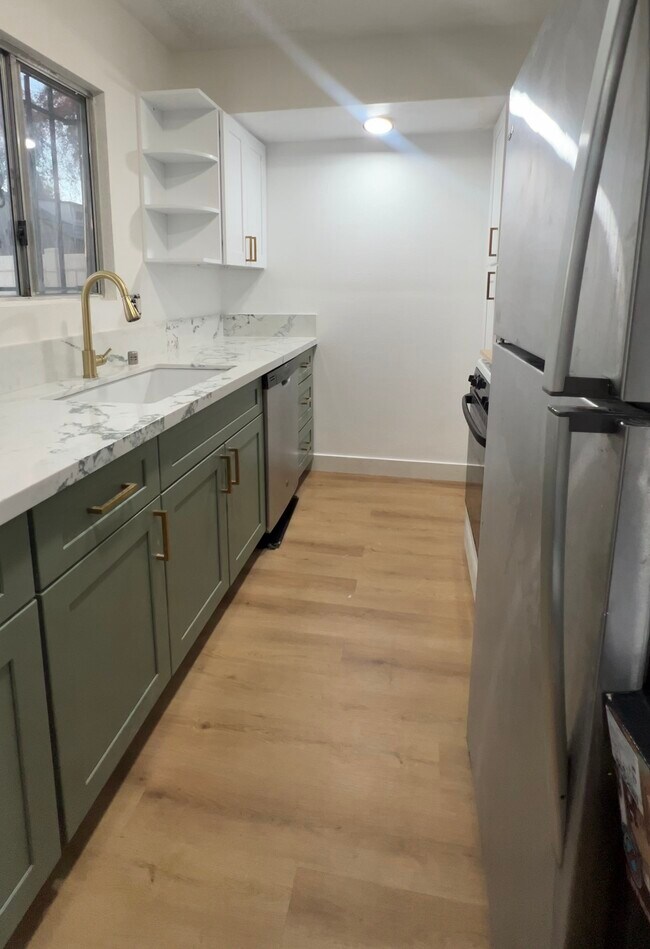 Foto del edificio - 3481 Columbia Ave