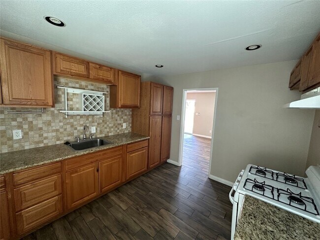 Foto del edificio - 936 W Foothill Blvd