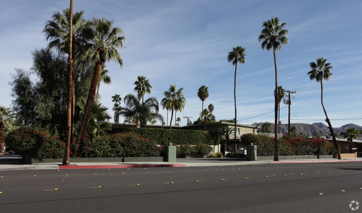 Building Photo - 1200 S Palm Canyon Dr